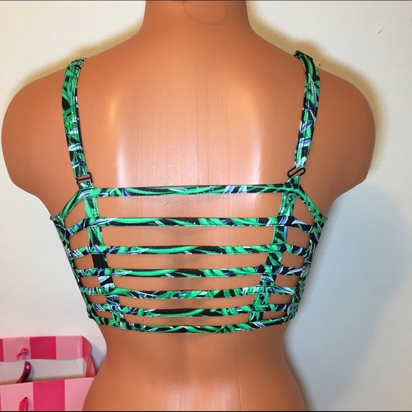 🚫SOLD🚫NEW PINK VS STRAPPY CAGED BRALETTE - Picture 3 of 4