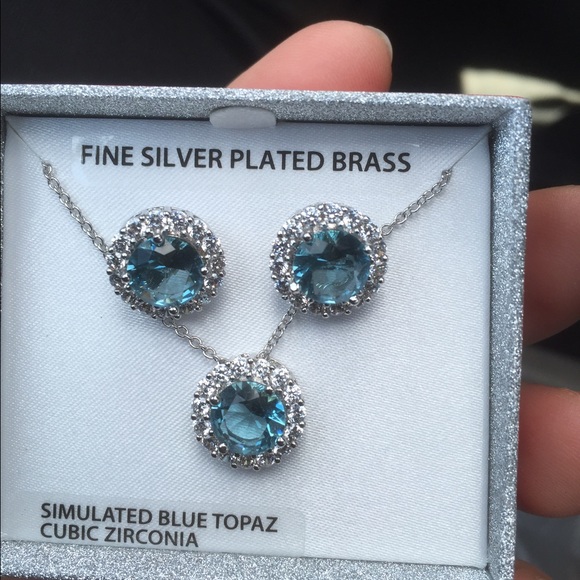 Earring - Picture 4 of 4