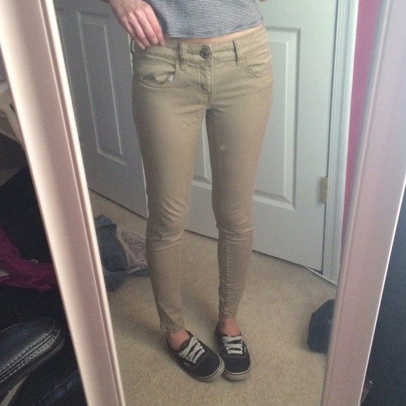 American Eagle Khaki Skinnies