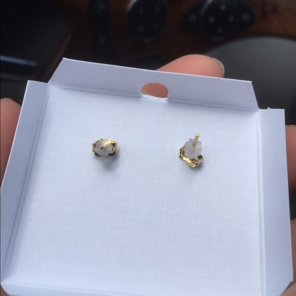 Earring - Picture 2 of 4