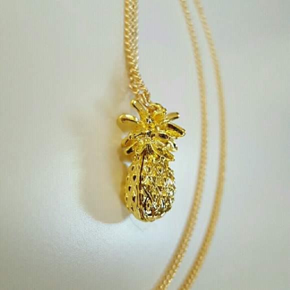 Last one! Golden Pineapple Necklace - Picture 3 of 3