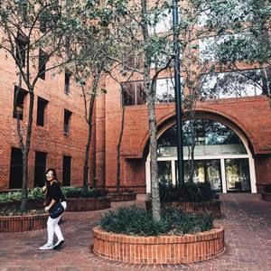 Meet your Posher, Roxanne