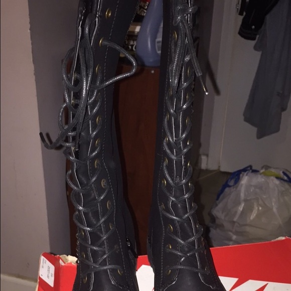 Boots - Picture 2 of 3