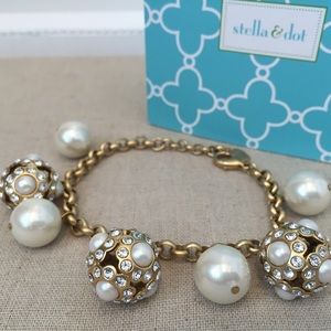 Pearl Bouquet Bracelet