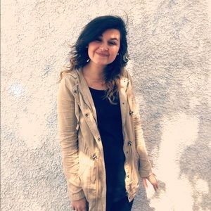 Meet your Posher, Emily