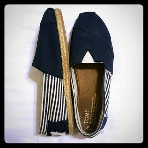SALE!!!  TOMS navy striped nautical shoe
