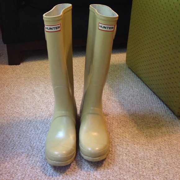 Hunter rain boots yellow