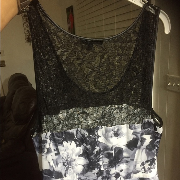 Dress - Picture 3 of 4