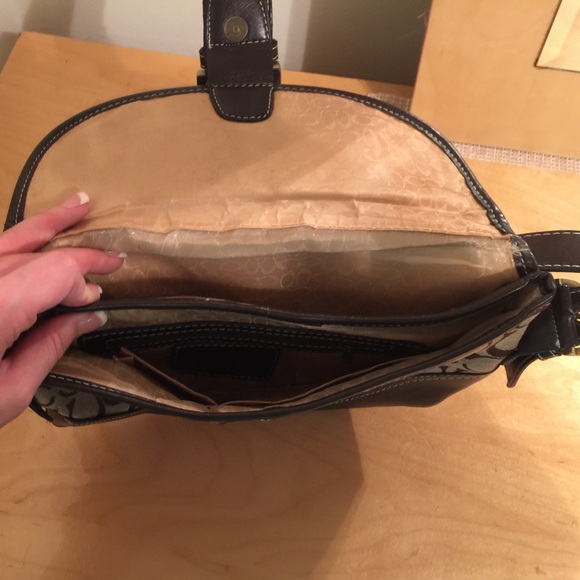 *NOT AUTHENTIC* Coach shoulder bag - Picture 3 of 3