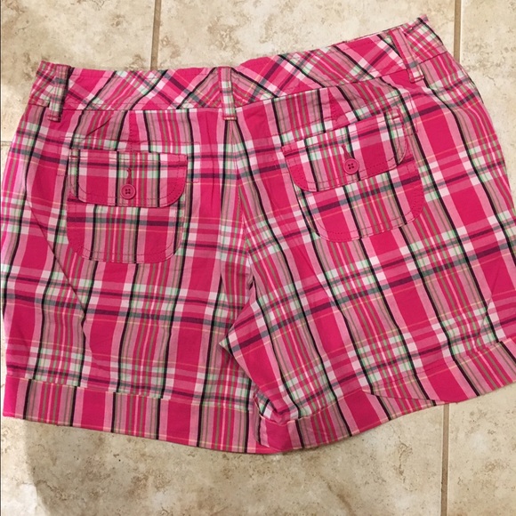 Pink plaid Tommy Hilfiger shorts - Picture 2 of 2