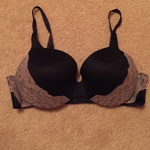 Black Victoria's Secret Incredible bra - 34D