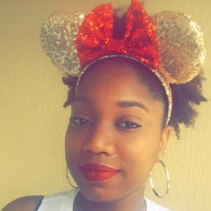 Meet your Posher, Danielle