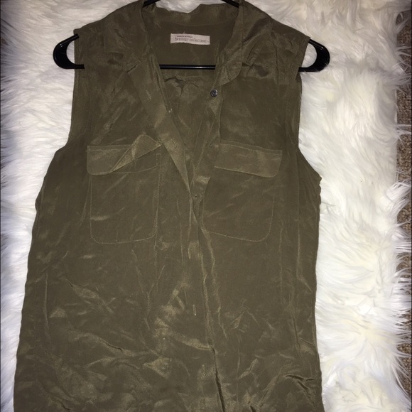 Banana republic button down shirt !!!!