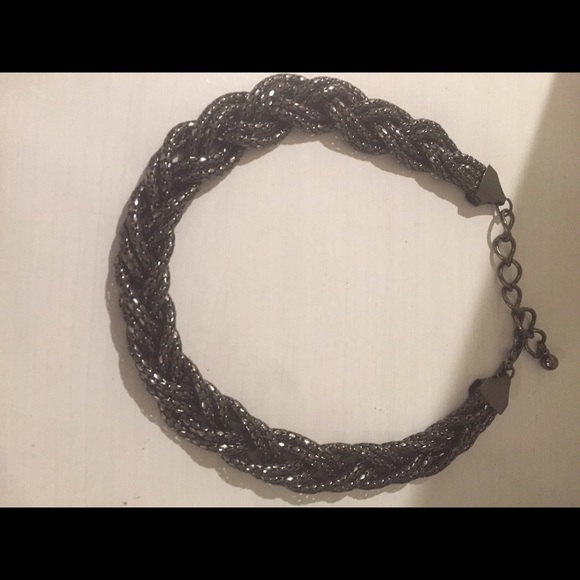 Metallic necklace