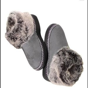 Avon Grey Soft Cozy Clog Slipper