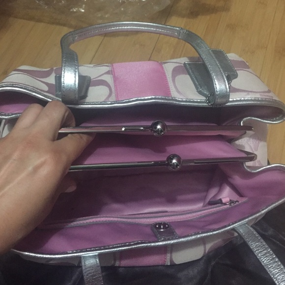 Purse - Picture 2 of 4