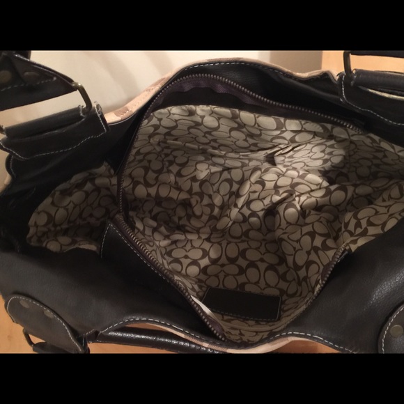 *NOT AUTHENTIC* Coach Shoulder Bag-great condition - Picture 3 of 3