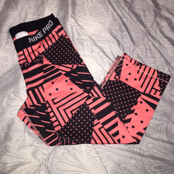 🔥Firm🔥Nike Pro Capri (Dri-Fit)