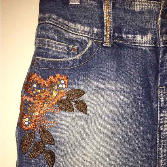 American Eagle Outfitters Mini Skirt, Size 2 - Picture 2 of 4