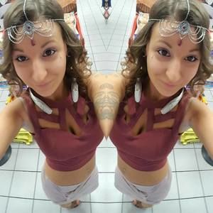 Meet your Posher, Cassandra