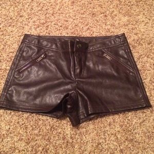 Semi-high waisted leather shorts