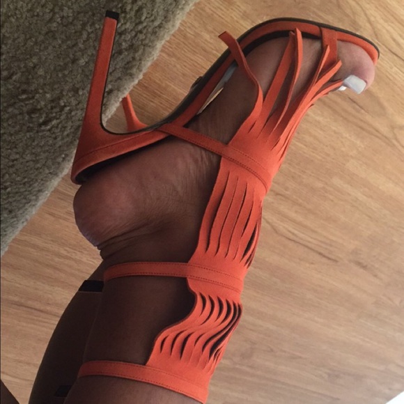 Brand New Gucci Becky Sandals - Picture 4 of 4