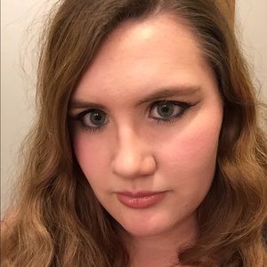 Meet your Posher, Mia