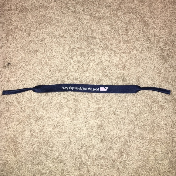 navy blue vineyard vines croakies