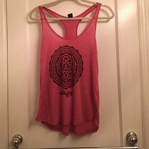 Obey tank