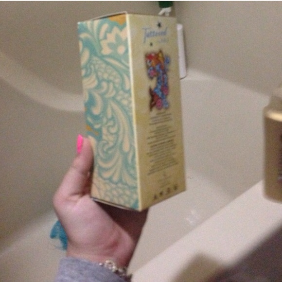 Perfume - Picture 2 of 2