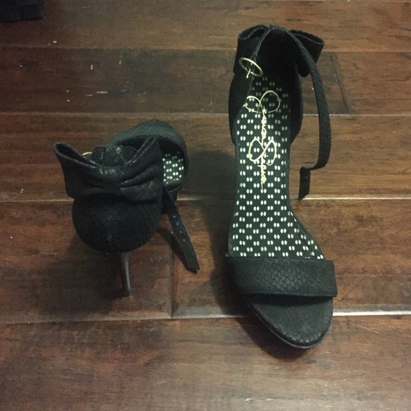 Jessica Simpson Black Heels