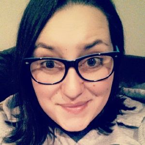 Meet your Posher, Caitlin