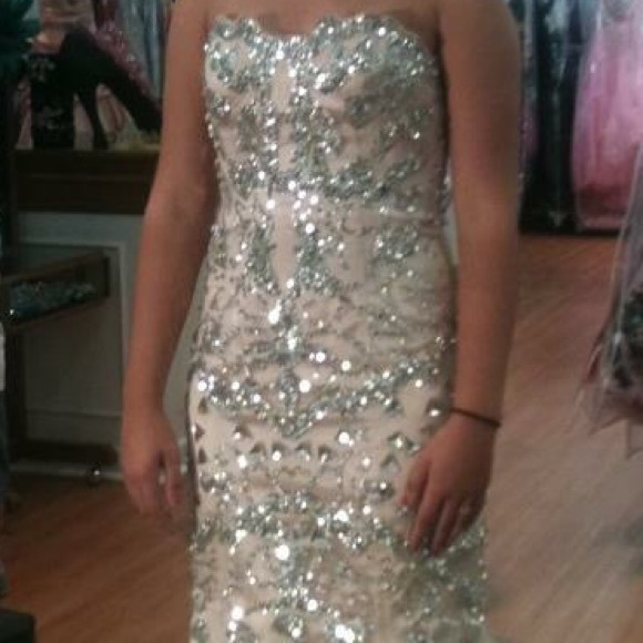 Prom/evening gown - Picture 1 of 3