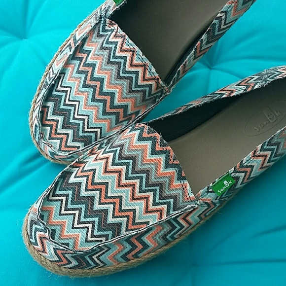 Sanuk Shoes - Sanuk Blue Chevron Surfer Flats 8 9 10