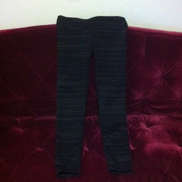 Fabletics Pants - Black and gray salar workout athletic leggingsq