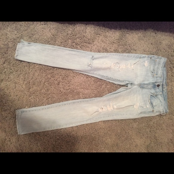 American Eagle distressed jeans
