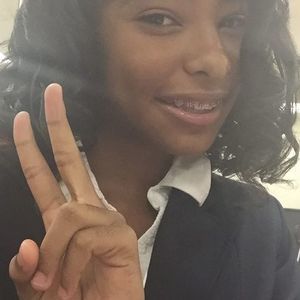 Meet your Posher, Adrianna