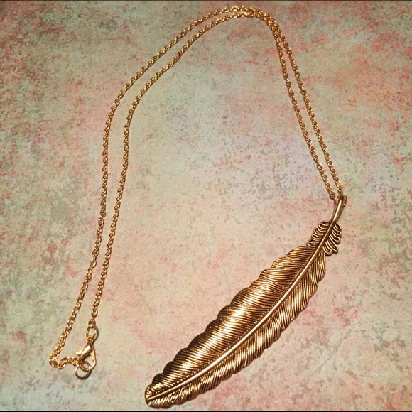 Feather Pendant Necklace - Picture 3 of 3