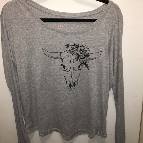 Gray long sleeve with skull