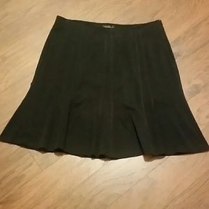 SALE! Black skirt, knee length size 20