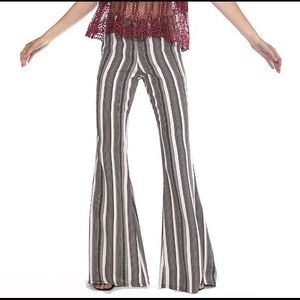 Stone Cold Fox Bianca Bells NWT!