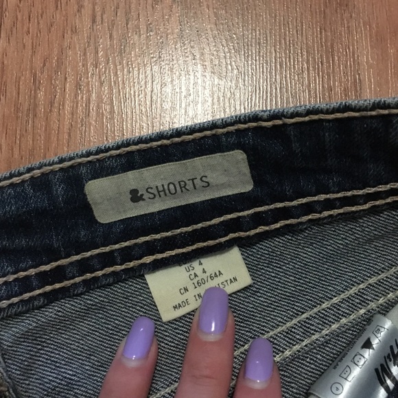 H&M jean shorts - Picture 3 of 3