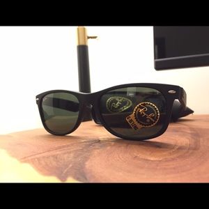 Ray-Ban New Wayfarer Black Matte Sunglasses