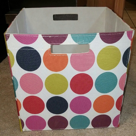 Collapsible storage box