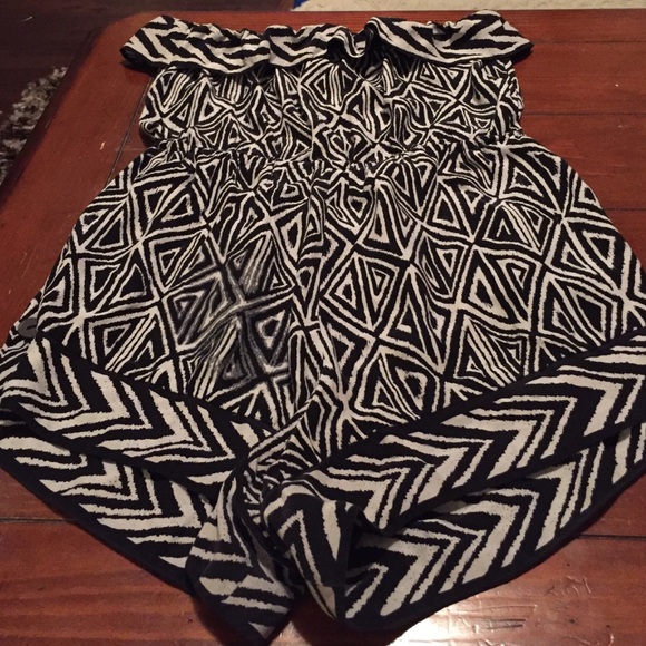Romper - Picture 3 of 4