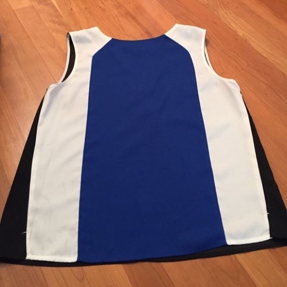 Vince Camuto top