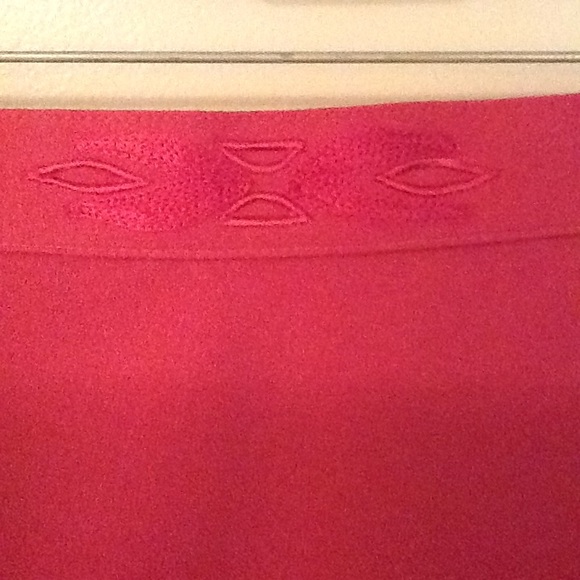 Plus Size Suit w/Skirt - Picture 4 of 4