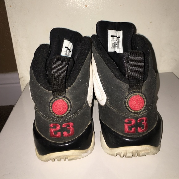 Air Jordan retro 9's - Picture 2 of 3