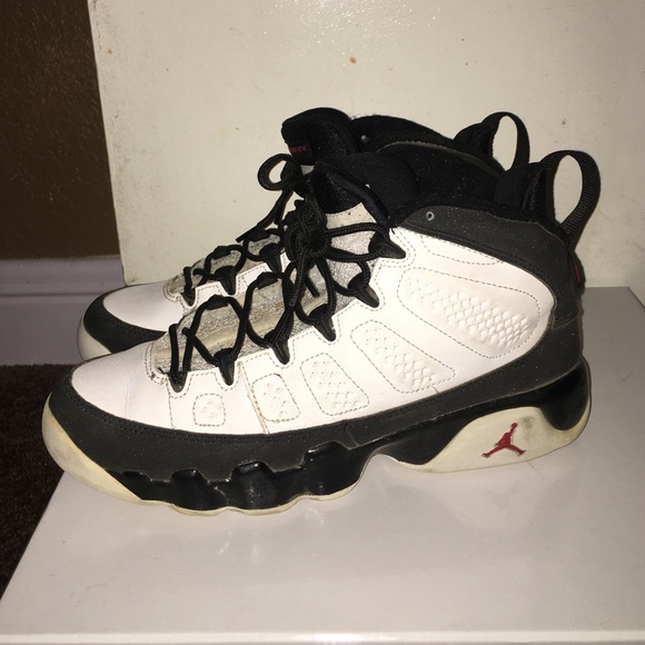 Air Jordan retro 9's - Picture 3 of 3