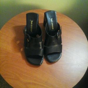 New Enzo Angiolini black leather sandals size 7.5M